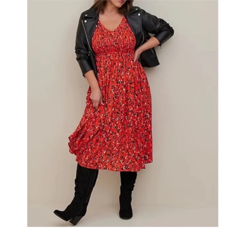 NWT TORRID MIDI GAUZE SMOCKED
SKATER DRESS 00x - Picture 2 of 8